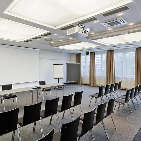 Отель Austria Trend Europa Hauptbahnhof Грац